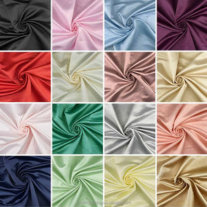 Bolsa de satén para extensiones de cabello Astrid de 29 x 60 cm, plegable, con logotipo personalizado, ecológica, duradera, lavable, reutilizable, con seguridad para colgar. - Product Image 6