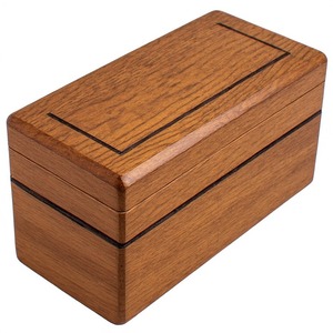 Étui à cigares en bois massif artisanal de qualité supérieure, conçu pour un rangement sécurisé et un transport élégant de cigares de qualité supérieure. - Product Image 6