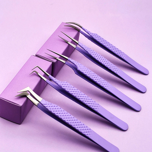 Pinzas al por mayor Boomie con punta de fibra de acero inoxidable de 45 grados para volumen de pestañas, pinzas para volumen y pinzas clásicas curvadas - Product Image 1