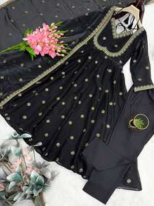 Compra al por mayor: Vestido Anarkali de seda Fandy de alta calidad con vuelo de 3.5m, bordado y lentejuelas, traje étnico completamente cosido. - Product Image 4