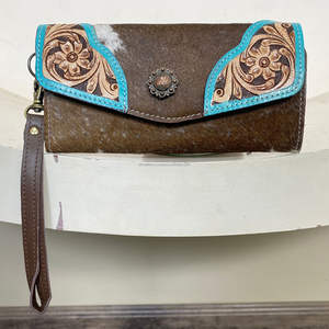 กระเป๋าสตางค์หนังแท้ทำมือขนาดใหญ่สำหรับผู้หญิง ขายส่ง กระเป๋าคลัทช์แฟชั่นลายสลักมือ ใส่โทรศัพท์มือถือ พร้อมช่องใส่บัตรและเหรียญ - Product Image 4