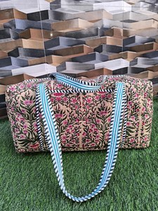 Bolsa de Viaje Acolchada de Algodón Hecha a Mano, Estilo Bohemio, con Cierre de Cremallera, Bolsa de Lona Grande para Viajes Cortos, con Origen en Rajasthan - Product Image 3