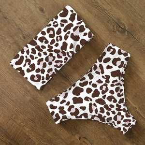 Conjunto de Bikini con Estampado de Leopardo para Mujer, Top Bandeau, Braguita Hipster, Traje de Baño de Spandex y Poliéster, Ajuste Elástico, Estilo Regular - Product Image 1
