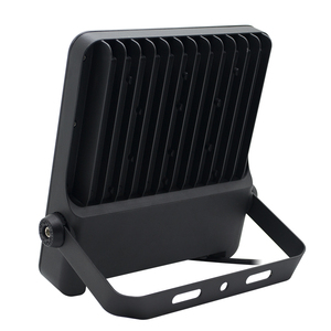 Projecteur à faisceau large de 60° pleine puissance, 150 watts, avec boîtier gris pour grands projets de construction - Product Image 4