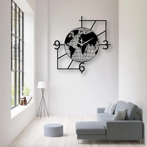 Reloj de pared negro con diseño de globo terráqueo, ideal para sala de estar y estudio, agrega decoración con temática mundial y uso educativo, procedente de la India. - Product Image 3