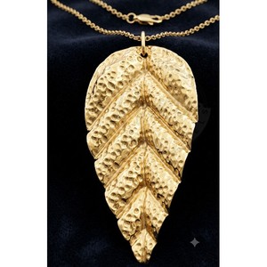 Colgante de Hoja Martillada Personalizado, Chapado en Oro de 18K, de Latón Texturizado, con Diseño de Hoja de Monstera, para Joyería DIY y Collares - Product Image 3