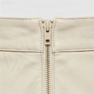 Nouvelle conception de mini-jupes pour femmes, satin, style japonais, streetwear décontracté, respirant, haute qualité, couleurs personnalisées - Product Image 4
