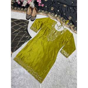 Ensemble de costume de soirée pour femmes de créateur avec broderie lourde - Product Image 1