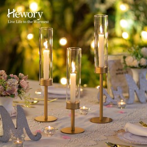 Candelabros Cilíndricos Dorados con Pantallas de Vidrio para Decoración del Hogar - Product Image 5