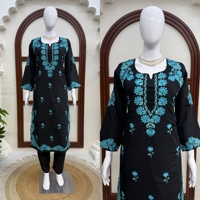 Elegante Conjunto de Kurti y Pantalón de Seda Romana con Bordado de Hilo, Prendas Festivas Cómodas y Completamente Cosidas