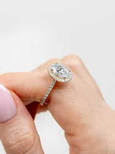 Bague de fiançailles de luxe en or 18K/14K/10K avec diamant ovale taille halo de 3,00 carats, bague de mariée haute carat, bijoux fins personnalisés, vente en gros - Product Image 2