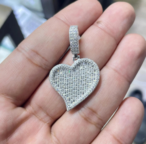 Colgante con Forma de Corazón Plateado en Plata con Micro Pavé de Diamantes Moissanite, Estilo Romántico, Joyería de Moda Hiphop Unisex, Regalo - Product Image 2