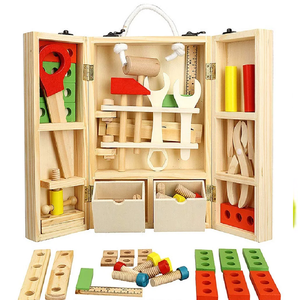 Camión clasificador de formas con bloques coloridos para el desarrollo de habilidades motoras. Ideal para niños pequeños. disponible a precios de mayorista - Product Image 4