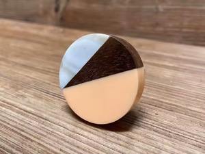 Perillas de puerta de metal, madera y mármol de alta calidad mejoran la calidad general del hardware de un edificio. - Product Image 5