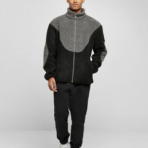 Veste zippée classique personnalisée en polaire sherpa noir et gris asphalte, col montant, poches avant inférieures, chaude pour l'hiver, vente en gros - Product Image 3