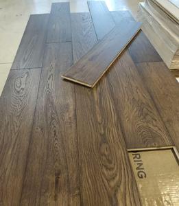 Parquet en bois d'ingénierie moderne à clipser, résistant à l'eau pour l'extérieur, installation au-dessus du niveau du sol - Product Image 3
