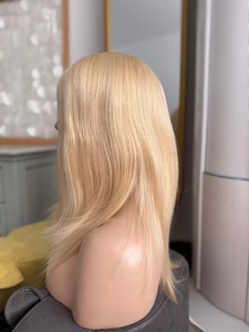 Perruque en dentelle complète de qualité supérieure, cheveux humains, pré-épilée, avec une ligne de cheveux naturelle, pour un usage quotidien et une liberté de coiffage, disponible à la vente - Product Image 2