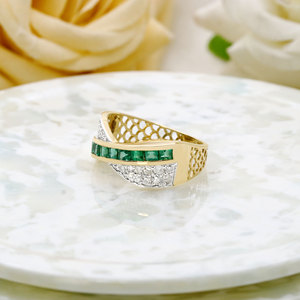 Anillo de Oro Amarillo Sólido de 14K con Esmeraldas y Diamantes Pavé, Diseño Cruzado de Banda Ancha, Joyería Fina al por Mayor, Anillo Personalizado con Gemas Auténticas para Mujer - Product Image 3