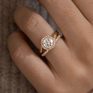 Anillo de Compromiso de Lujo con Halo de Diamantes Cultivados en Laboratorio, Corte Redondo, 1CT, Venta al Por Mayor - Product Image 3