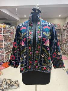 Chaqueta de terciopelo bordada a mano para mujer, cuello mandarín, manga larga, estampado floral, estilo Prairie Chic, ropa de otoño, regalo para ella - Product Image 1
