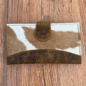 Portefeuille à deux volets en cuir de vachette véritable fait à la main Western Hair On Hide Portefeuille de carte de crédit Pochette en cuir rustique véritable pour femmes - Product Image 2
