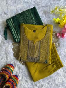 Ensemble Kurtis Pent Dupatta en soie romaine avec de magnifiques broderies et travail de sequins - Product Image 1