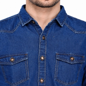 Chemise en jean pour homme, look denim haut de gamme personnalisé, boutons classiques sur le devant, coupe moderne décontractée, style quotidien confortable, deux poches poitrine. - Product Image 6