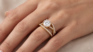 Anillo de Compromiso y Boda de Diamante Cultivado en Laboratorio con Certificación IGI, 1.5 Quilates, Doble Pavé Cruzado, Oro Amarillo de 14K, Lujoso, OEM Personalizado - Product Image 3
