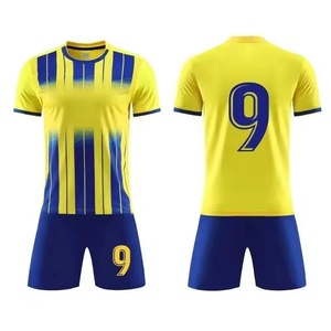 Ensemble de maillot et short de football personnalisé pour homme, respirant, séchage rapide, 100% polyester, antibactérien, impression numérique, jaune et bleu, jersey uni - Product Image 6