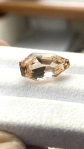 Piedra de Morganita Natural Certificada con Corte de Forma Elegante, Excelente Color y Calidad de Brillo, Beryl Natural de 8.20 Quilates, Limpia con Lupa - Product Image 6