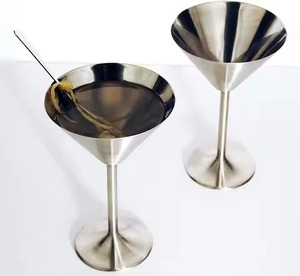 Gobelet à vin élégant en métal, verrerie haut de gamme sur pied pour fêtes, réceptions de mariage, restaurants, hôtels, bars et décoration de table - Product Image 4