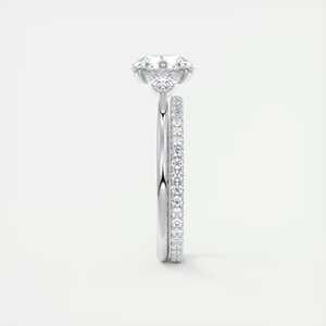 Anillo de compromiso solitario de tres piedras con diamantes cultivados en laboratorio de 2.80 quilates, redondos y en forma de pera, en oro blanco de 14k. - Product Image 3