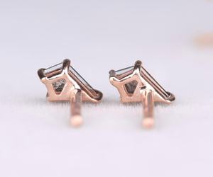 Boucles d'oreilles clous en forme de cerf-volant, style bohème, diamants de laboratoire taille brillant sel et poivre |   Paire de clous d'oreilles en or certifiés pour femmes - Product Image 2