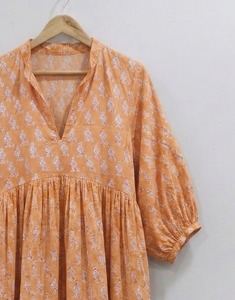 Robe mi-longue trapèze pour femme indienne, faite à la main, 100 % coton, motif floral tie-dye, taille naturelle, respirante, écologique, idéale pour l'été et les occasions formelles - Product Image 5