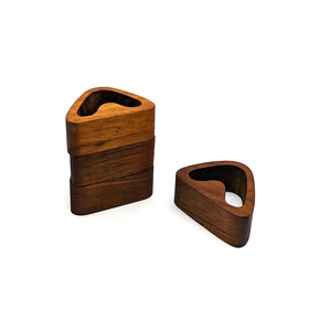 Servilletero Decorativo de Madera, Anillo para Servilletas de Madera de Acacia Triangular para Fiestas - Product Image 1
