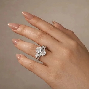 Bague de fiançailles en argent 925 avec moissanite taille ovale et alliance de mariage taille poire plaquée or jaune et blanc pour femme. - Product Image 6