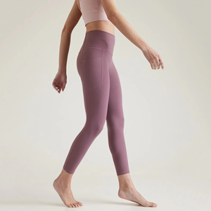Leggings tricotés taille mi-haute sexy push-up de haute qualité pour femmes, pour le yoga et le Pilates, durables et écologiques (ODM/OEM) - Product Image 4