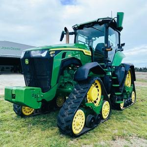 Tractor de orugas John Deere 8RX 370 con tracción 4x4, 230 HP, motor de transmisión por engranajes, bomba. ¡Compre ahora! Calidad premium disponible para uso agrícola. - Product Image 2