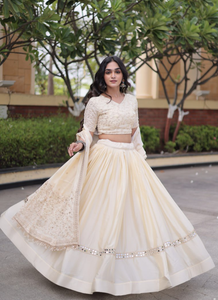 Lehenga Choli blanc en satin Designer Glory - Product Image 3