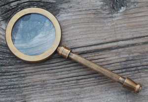 Loupe de lecture et d'inspection portative avec poignée en laiton finition antique - Product Image 2