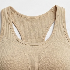 ชุดโยคะสองชิ้นไร้รอยต่อสำหรับผู้หญิง พิมพ์โลโก้ตามสั่ง ชุดออกกำลังกาย บอดี้สูท กางเกงรัดรูป เสื้อชั้นใน กางเกงเลกกิ้งพิมพ์ลาย - Product Image 4