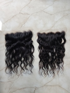 Yamuna Enterprises 13x4 13x7 Cabello Remy Virgen Indio Natural Rizado con Encaje Frontal HD, 100 Piezas - Product Image 2