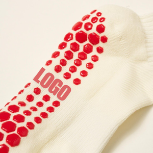Chaussettes basses en gros à faible MOQ, blanches et rouges, à volants, motif fraise jacquard, antidérapantes, en coton, pour l'été, décontractées, pour femmes - Product Image 3