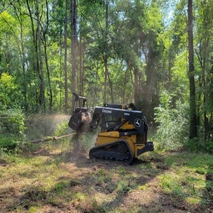 Chargeuse compacte d'occasion de qualité à faible coût John Deere avec broyeur, boîte de vitesses à roulements et moteur puissant et efficace - Product Image 3