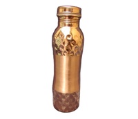 Bouteille d'eau portable en cuivre antique gravé au design moderne, finition mate, écologique, pour barware