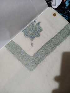 Foulard en laine de qualité supérieure brodé Masar, style Turma Tooshkar d'Oman, inspiré du Srinagar et du Cachemire - Product Image 1