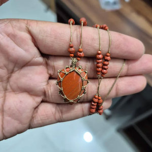 Collar Colgante de Macramé Hecho a Mano con Cornalina Naranja Natural, Joyería Boho de Cristal Curativo, Cordón Ajustable - Product Image 2