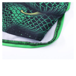 Pantalones Cortos de Entrenamiento MMA para Hombre en Negro y Verde Neón con Gráfico de Serpiente Feroz y Paneles Laterales Elásticos Transpirables - Product Image 6