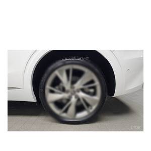 Genesis GV70 2.5T AWD 2024, SUV a Gasolina con 18,015 km, Volante a la Izquierda, Caja de Cambios Automática, Asientos de Cuero, Cámara Trasera - Product Image 5