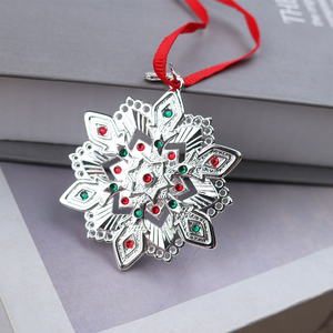 Ornement de Noël en métal flocon de neige argenté, délicat, sculpté, artisanat personnalisé, décoration de sapin de Noël 2026 - Product Image 5